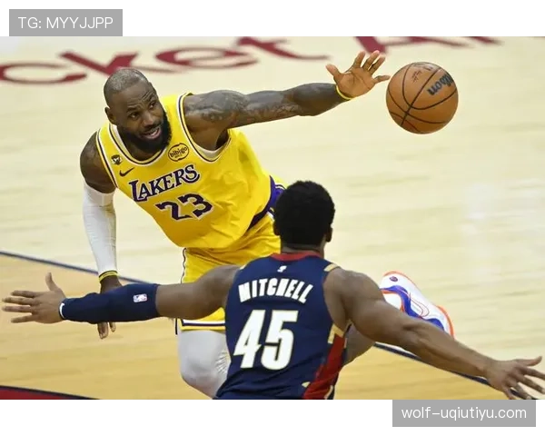 什么是扣篮干扰规则？在NBA比赛中如何判断违例？